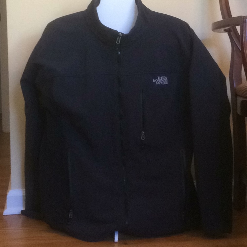 Navy blue men’s north face jacket
